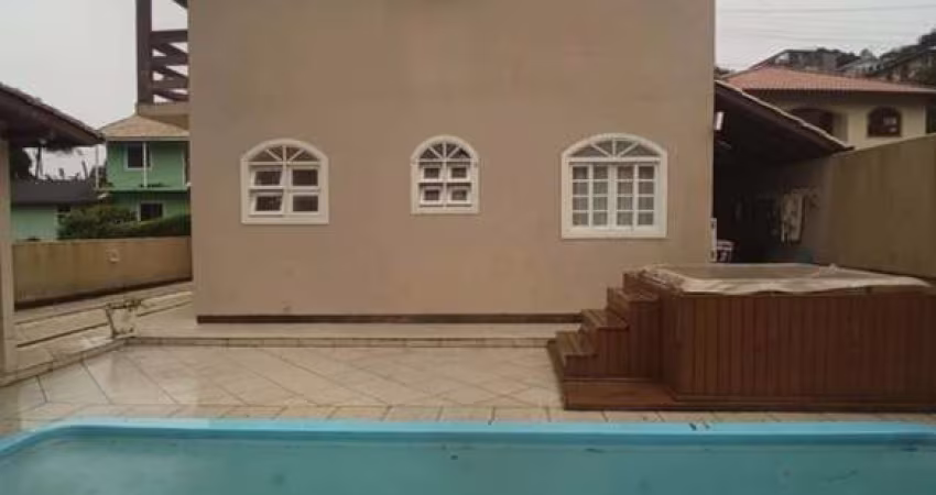 Casa à venda em Tapera com 220 m², 2 quartos, 1 su