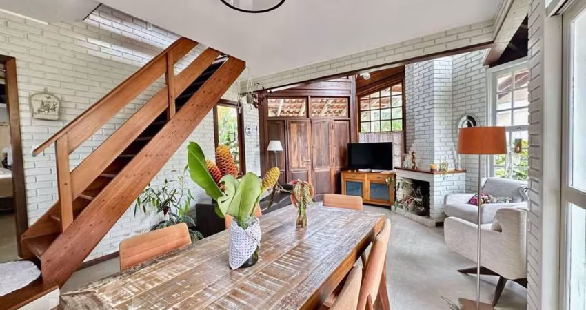 Casa à venda em Lagoa da Conceição com 160 m², 4 q