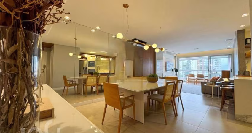 Apartamento à venda em Agronômica com 121 m², 3 qu