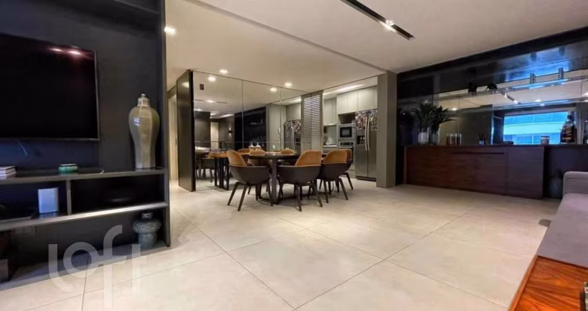 Apartamento à venda em Agronômica com 131 m², 3 qu