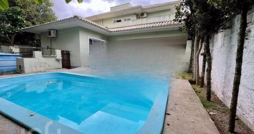 Casa à venda em Jurere Leste com 338 m², 4 quartos