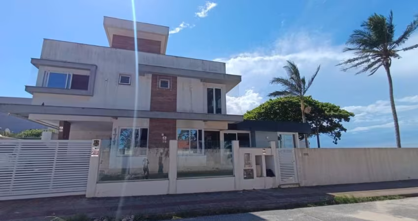 Casa com 3 suítes para locação - Jardim Atlântico