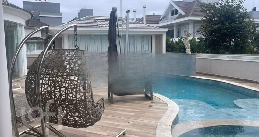 Casa à venda em Jurere Oeste com 1033 m², 7 quarto