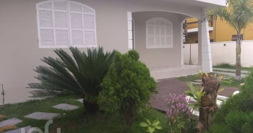 Casa à venda em Rio tavares central com 266 m², 4