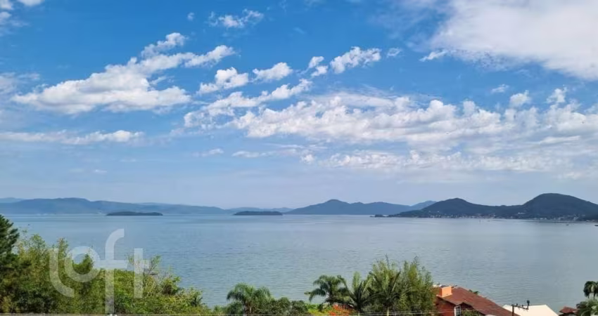 Casa à venda em Cacupé com 392 m², 4 quartos, 4 su