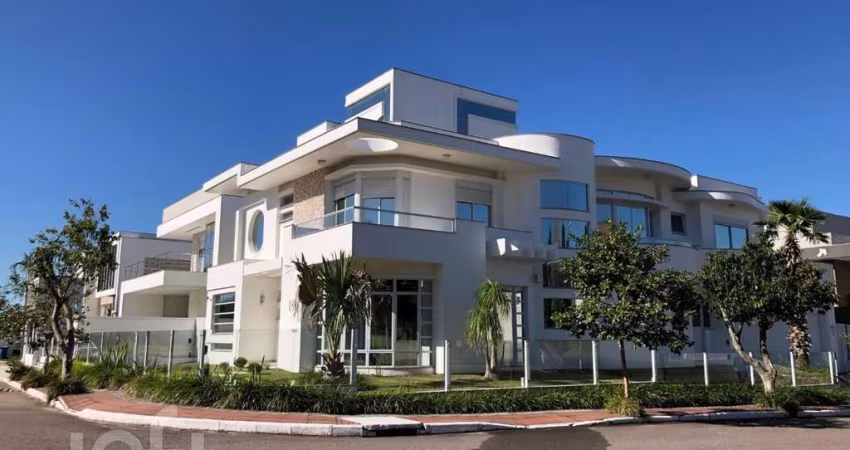Casa à venda em Lagoa da Conceição com 460 m², 3 q