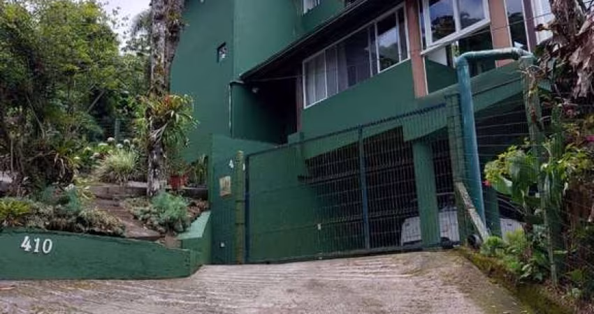 Casa à venda em Armação com 191 m², 2 quartos, 1 s