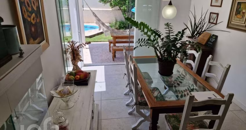 Casa à venda em Lagoa da Conceição com 230 m², 4 q