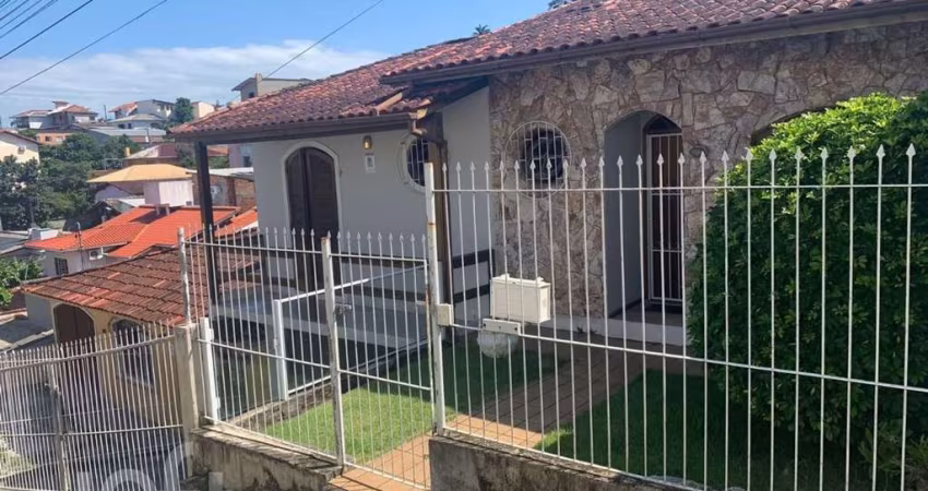 Casa à venda em Capoeiras com 240 m², 4 quartos, 1