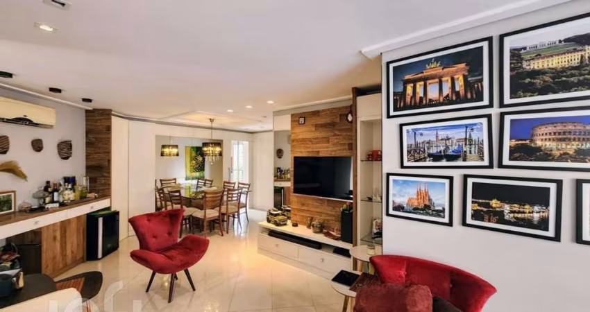 Apartamento à venda em Agronômica com 125 m², 4 qu