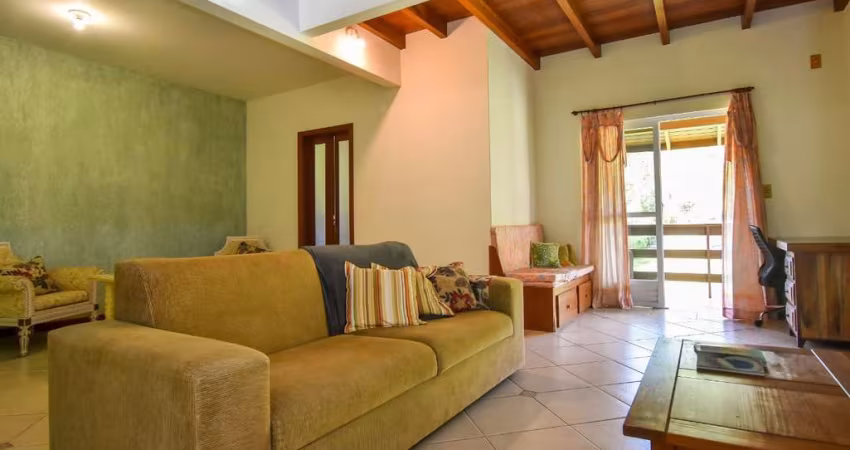 Casa em sítio de 3 dormitórios no Ribeirão da Ilha