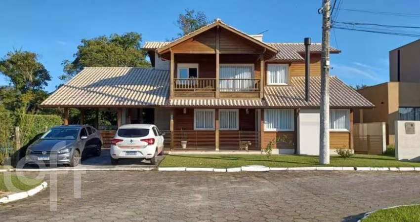Casa à venda em Vargem Grande com 209 m², 3 quarto