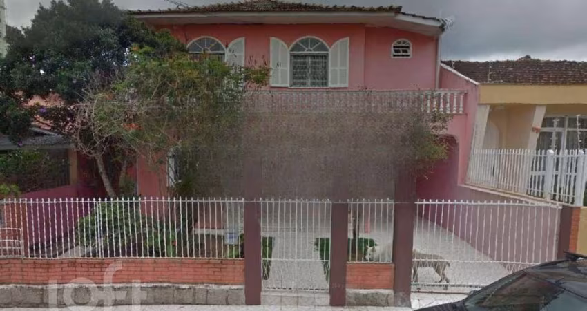 Casa à venda em Agronômica com 230 m², 3 quartos,