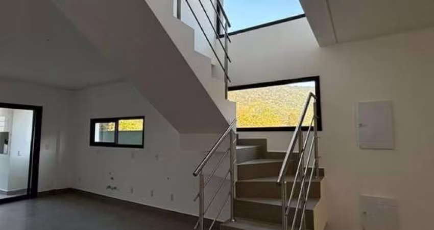 Casa à venda em Alto Ribeirão Leste com 145 m², 3