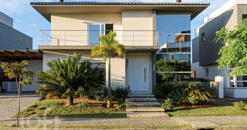 Casa à venda em Rio tavares central com 340 m², 3