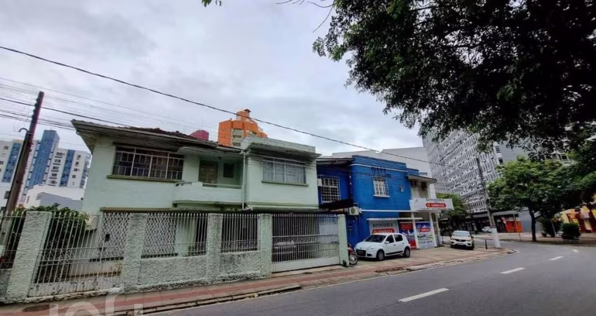 Casa à venda em Centro com 126 m²