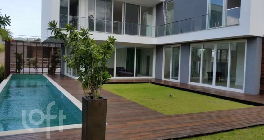 Casa à venda em Cacupé com 488 m², 5 quartos, 4 su