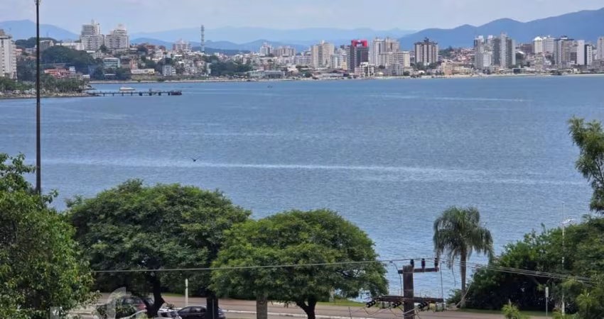 Apartamento à venda em Agronômica com 178 m², 4 qu