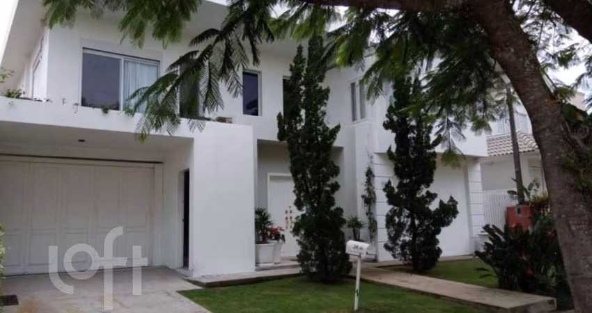 Casa à venda em Jurere Oeste com 250 m², 5 quartos