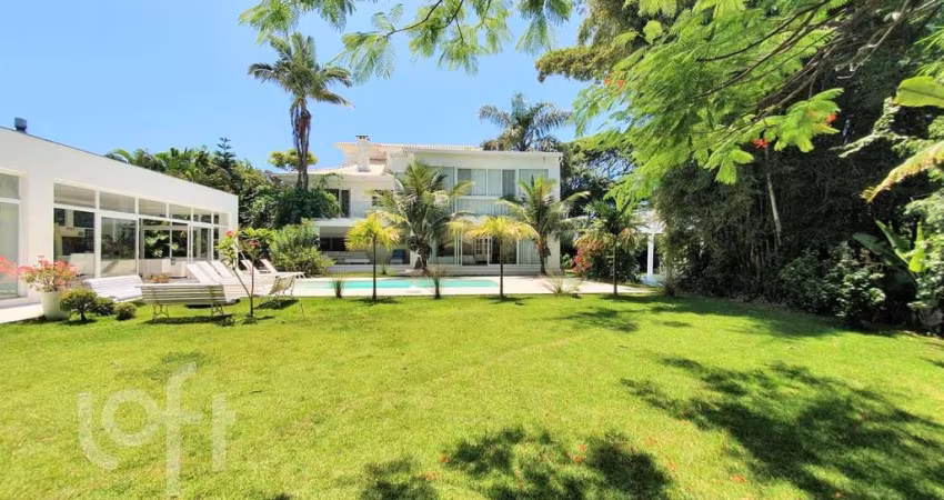 Casa à venda em Praia Brava com 990 m², 7 quartos,