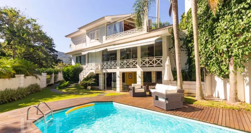 Casa à venda em Lagoa da Conceição com 450 m², 4 q