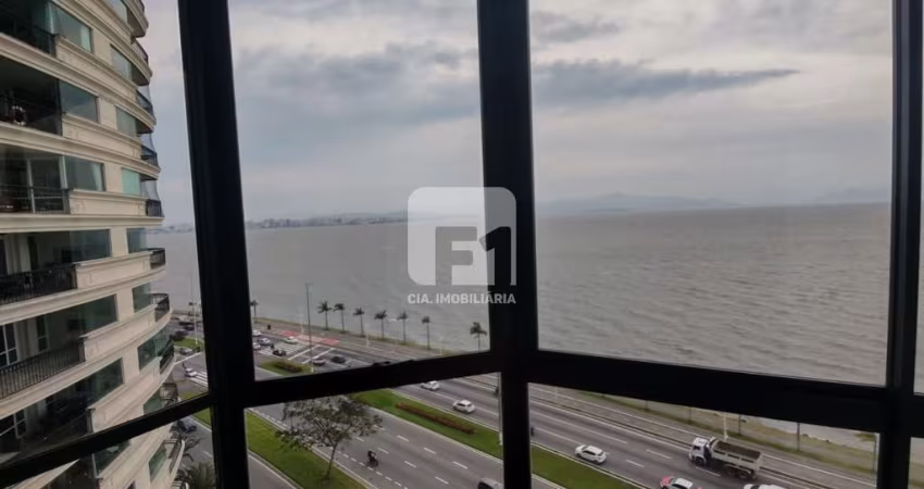 Apartamento de 3 dormitórios na Beira-Mar Norte