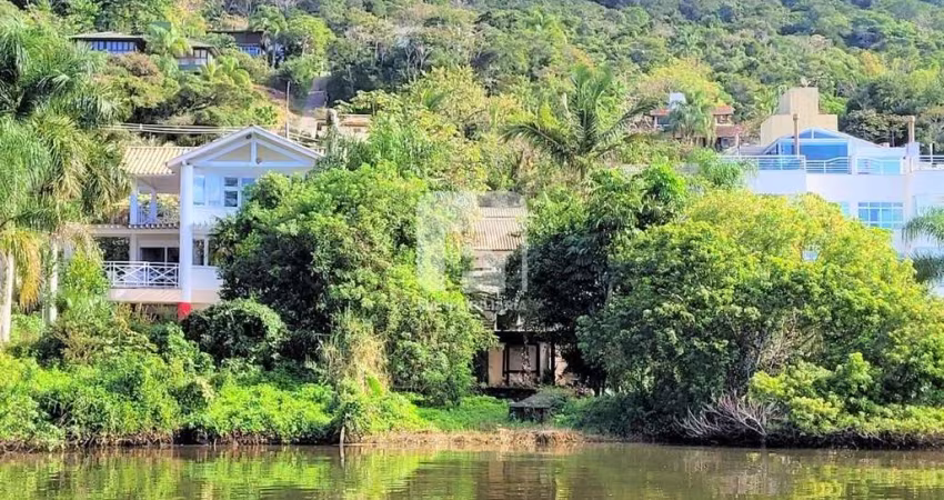Casa à venda na Lagoa da Conceição