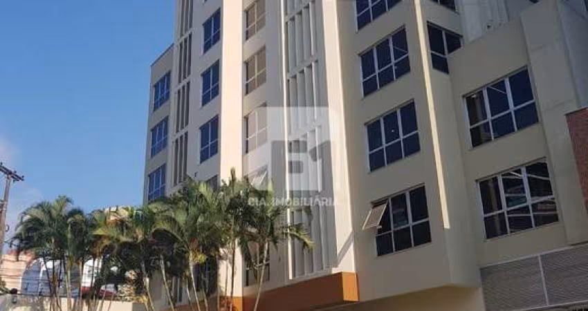 Salas comerciais com garagem na Trindade