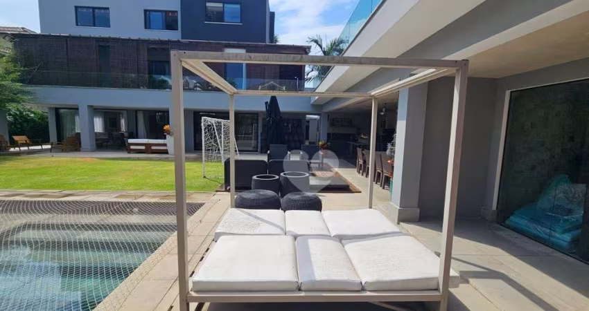 Casa com 5 Suítes à venda, 879 m² por R$ 11.500.000 - Barra da Tijuca - Rio de Janeiro/RJ