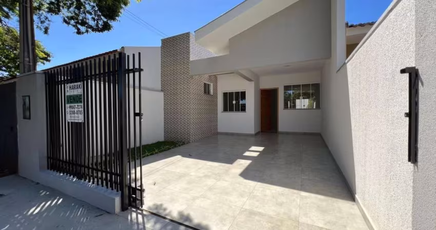 Casa para Venda em Maringá, Parque Residencial Aeroporto, 3 dormitórios, 1 suíte, 2 banheiros, 2 vagas