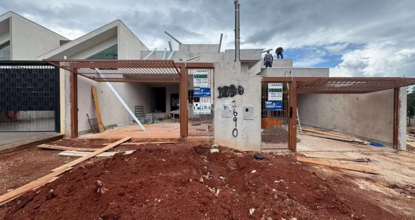 Casa para Venda em Maringá, Jardim Monte Rei, 3 dormitórios, 1 suíte, 2 banheiros, 2 vagas