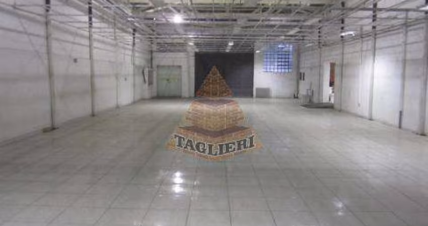 São 3 galpões com 720m2 - Luz. Pode ser alugado junto ou em separado.