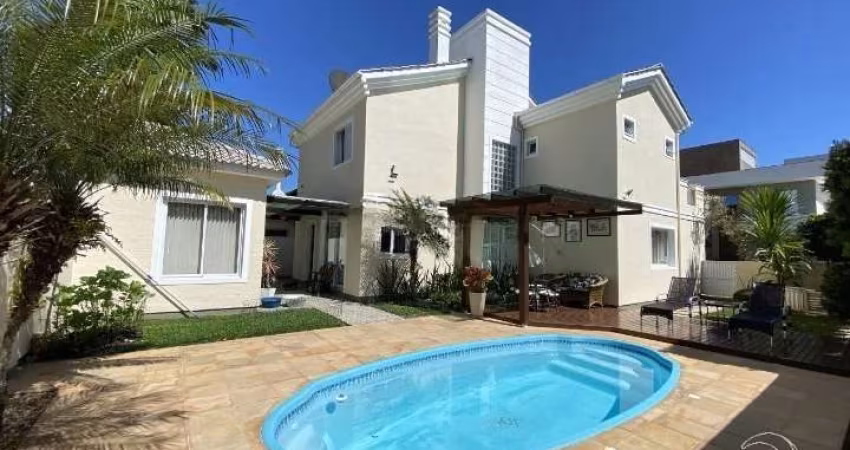 Casa Residencial de 2 dorms no bairro Vargem Pequena