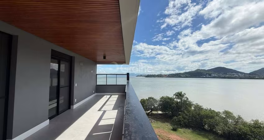 Apartamento de alto padrão com 3 suítes no João Paulo, Florianópolis