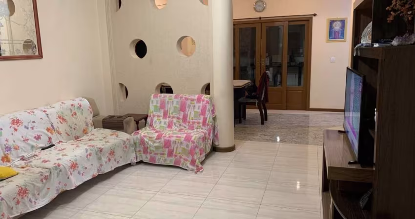 Casa Residencial com 4 Quartos no Cariaanos