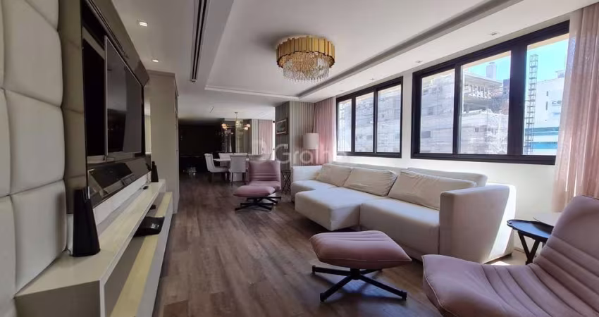 Apartamento de 186m² com 4 quartos sendo 3 suítes no Centro