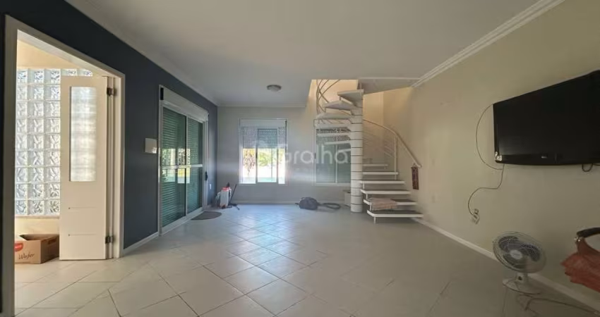 Casa de 250m² com 3 quartos no bairro Praia de Fora em Palhoça