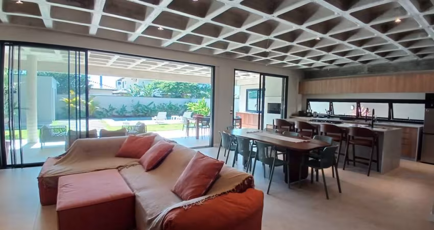 Casa com 4 quartos no bairro Pantano do Sul