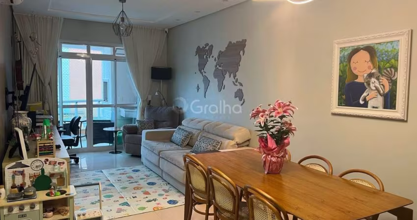 Apartamento de 89m² com 2 quartos sendo 1 suíte na Carvoeira