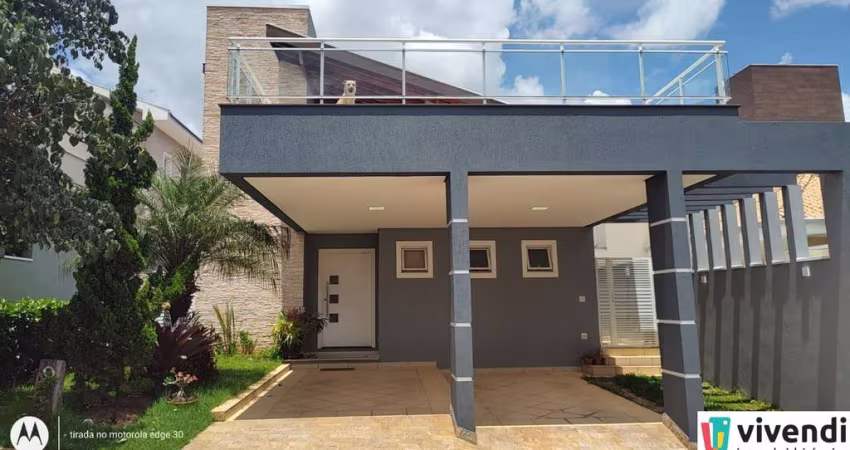 CASA À VENDA NO CONDOMÍNIO JATOBÁS, COM 04 QUARTOS, BAIRRO ENGORDADOURO!