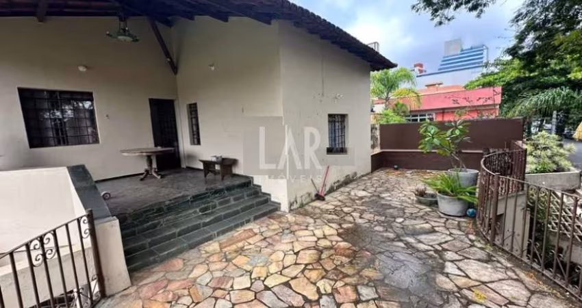 Casa à venda, 4 quartos, 2 suítes, 2 vagas, Santa Lúcia - Belo Horizonte/MG