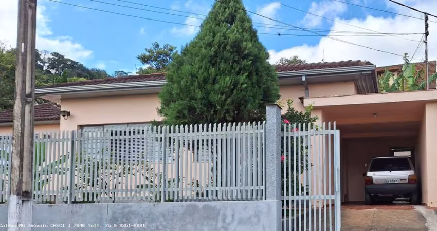 Casa para Venda em Caldas, Pocinhos do Rio Verde, 3 dormitórios, 1 suíte, 1 banheiro, 2 vagas