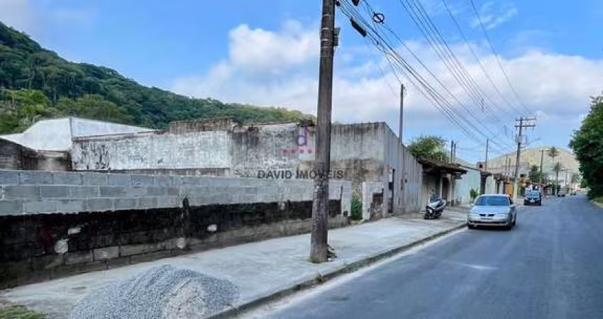 Terreno à venda no Jardim Terralão em Caraguatatuba, 325m²