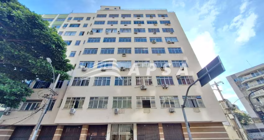 APARTAMENTO EM FRENTE AO SHOPPING TIJUCA, PRÓXIMO A TUDO!!! MERCADO, FARMÁCIAS, METRÔ, COMÉRCIO VARI