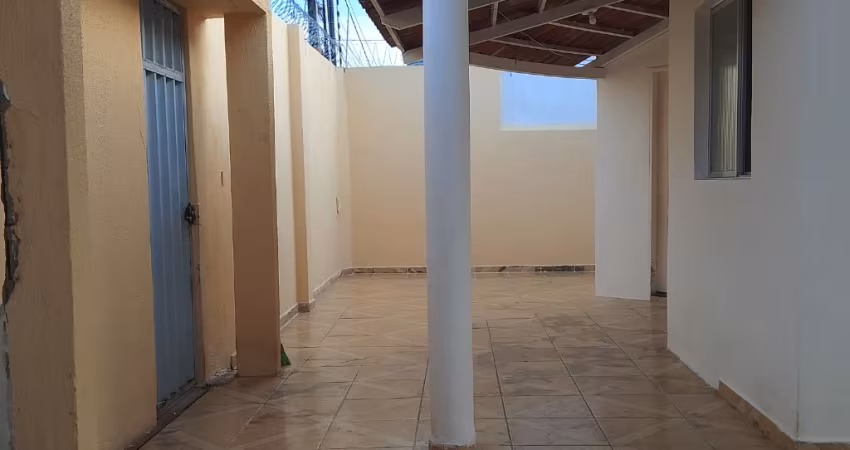 Excelente casa em nova Parnamirim pra locação
