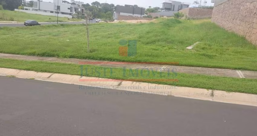 TERRENO A VENDA NO CONDOMÍNIO VILLA DOS PINHEIROS