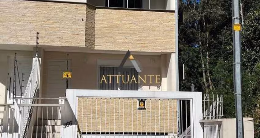 Seu Novo Lar Espera por Você: Sobrado Triplex Mobiliado em Colina Sorriso!