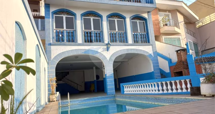 Casa Assobradada no Jardim São Paulo com 5 dormitórios 3 suítes 8 vagas Piscina e Salão de Festas!!