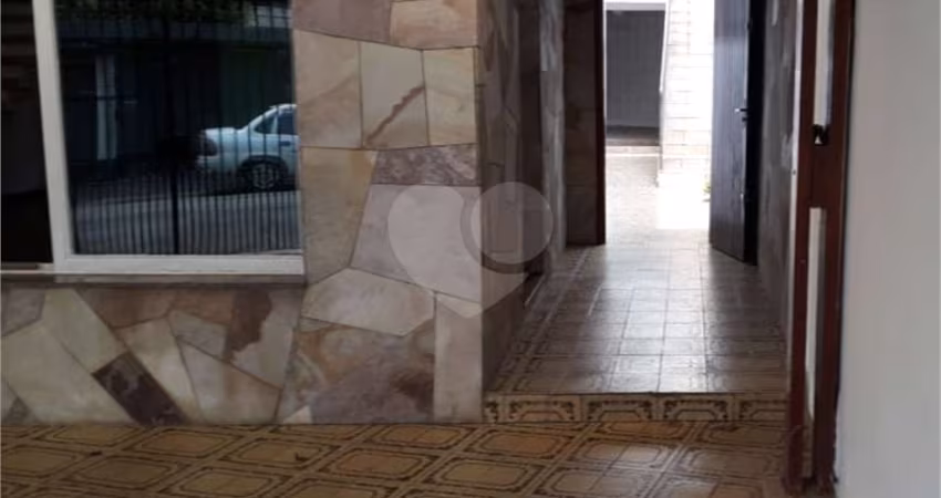 Casa com 181m 3 dorm 3 suites quintal e 2 vagas de garagem