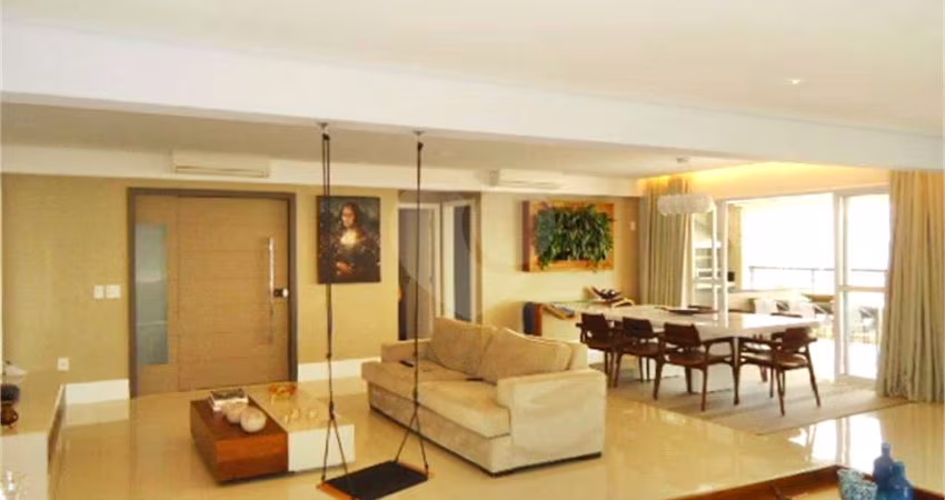 Apartamento de Alto Padrão à Venda no bairro Santa Teresinha, com 264 m² 4 suítes 5 vagas  (PORTEIRA FECHADA)!